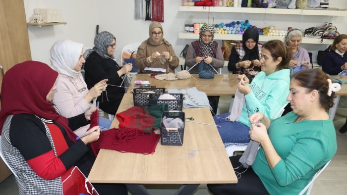İZMEK kursları İZGİM’de faaliyete başladı